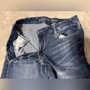 American Eagle Outfitters Women’s Stretch Blue Straight Leg Jeans